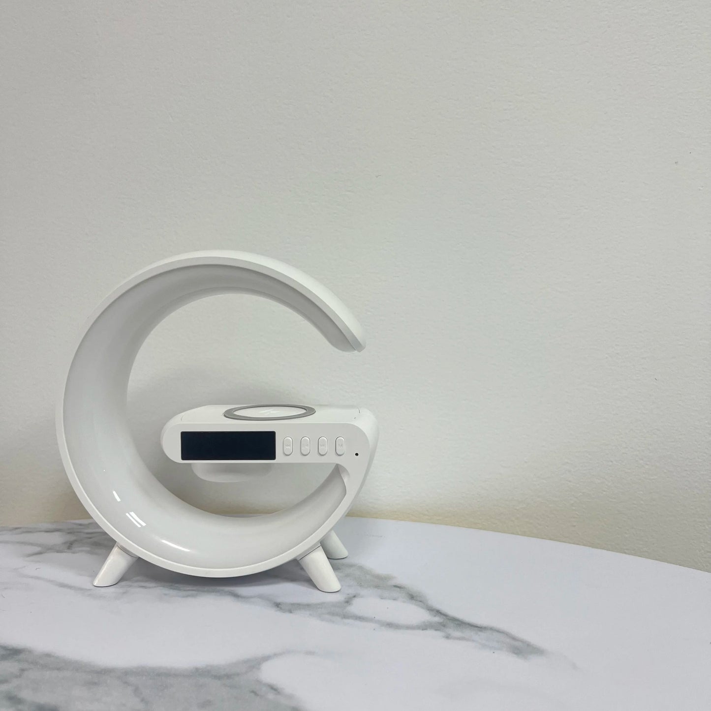 Lámpara-Parlante G colorida con cargador inalámbrico