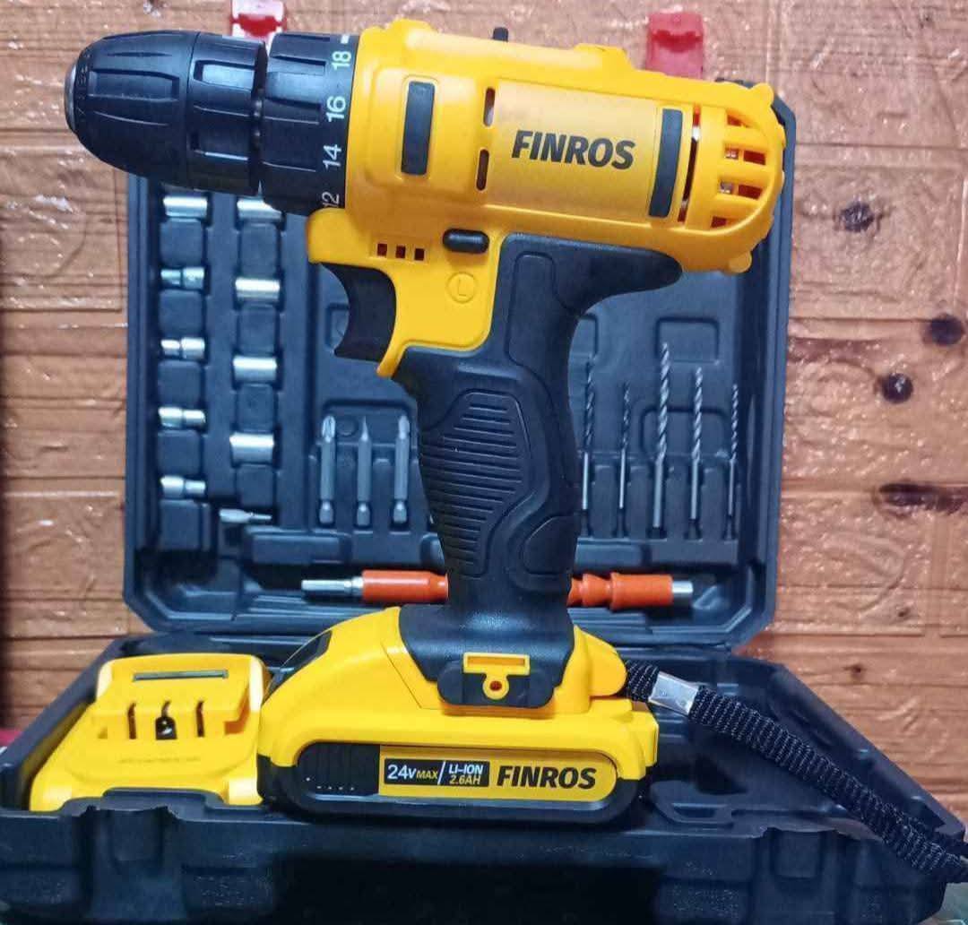TALADRO PERCUTOR PORTÁTIL DOBLE BATERÍA