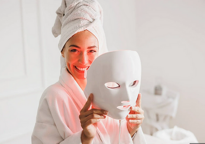 MÁSCARA FACIAL CON LUZ LED