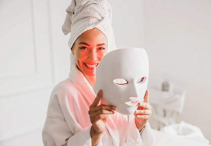 MÁSCARA FACIAL CON LUZ LED