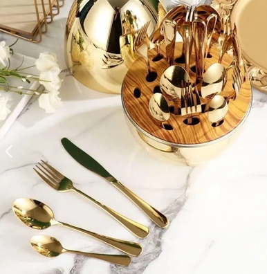 Set de 24 Cubiertos Premium Color Oro