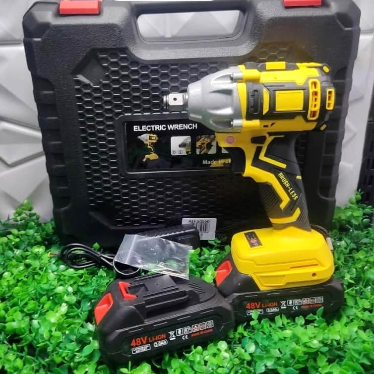 LLAVE DE IMPACTO 2 BATERÍAS 320NM CON MANDRIL Y MALETA